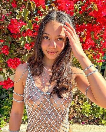 Zoe manoek leaked private photo uncensored HD quality