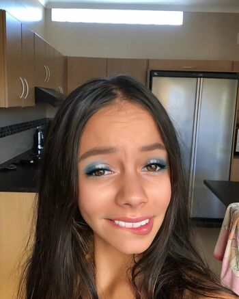 Zoe manoek leaked private photo uncensored HD quality