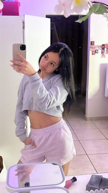 Zoe manoek leaked private photo uncensored HD quality