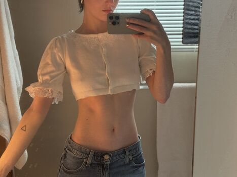 Zoeplzshutup leaked private photo uncensored HD quality
