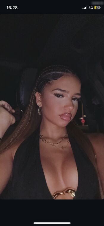 Zoesalg leaked private photo uncensored HD quality