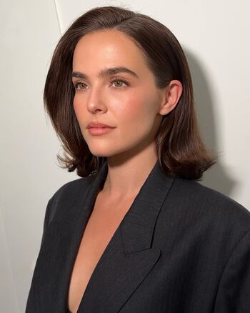 Zoey deutch page leaked private photo uncensored HD quality