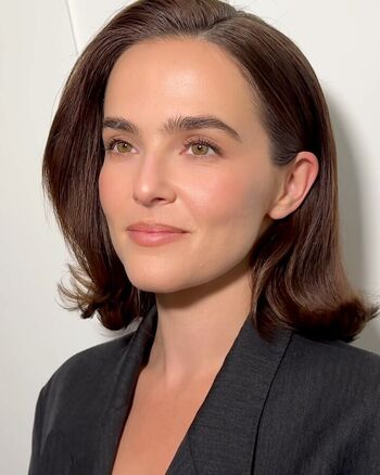 Zoey deutch page leaked private photo uncensored HD quality