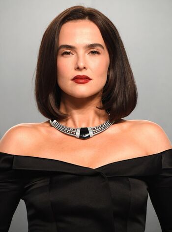 Zoey deutch page leaked private photo uncensored HD quality