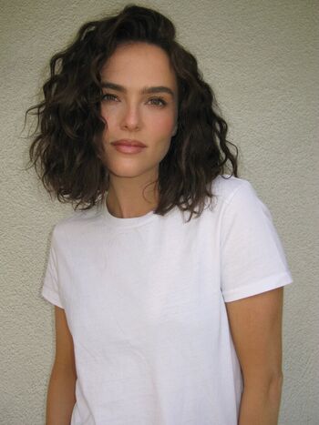 Zoey deutch page leaked private photo uncensored HD quality