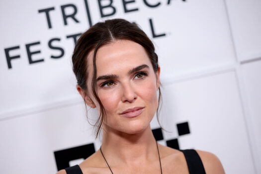 Zoey deutch page leaked private photo uncensored HD quality