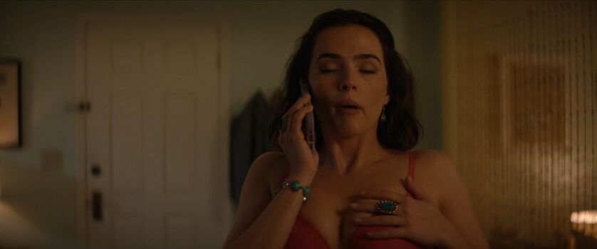 Zoey deutch page leaked private photo uncensored HD quality