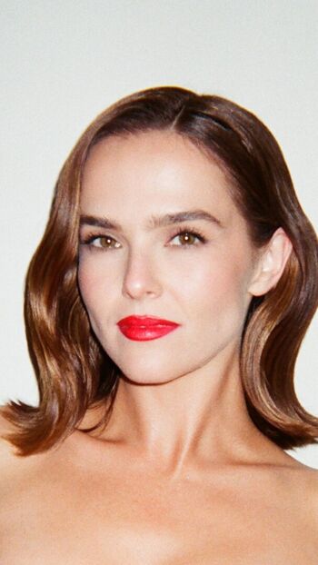 Zoey deutch page leaked private photo uncensored HD quality