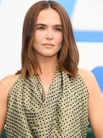 Zoey deutch page leaked private photo uncensored HD quality
