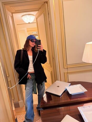 Zoey deutch page leaked private photo uncensored HD quality