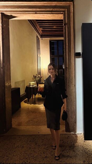 Zoey deutch page leaked private photo uncensored HD quality