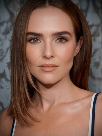 Zoey deutch leaked private photo uncensored HD quality